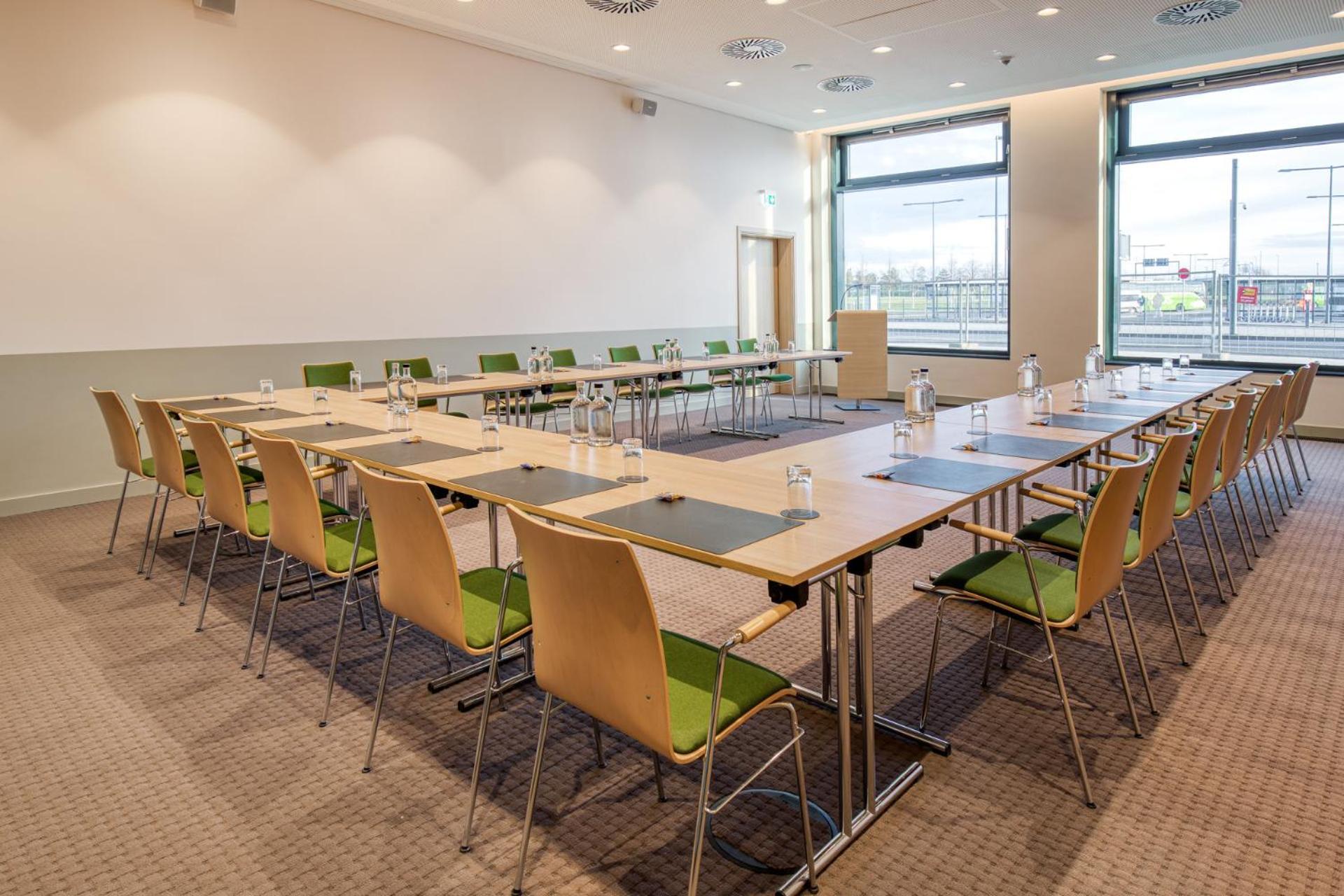 Intercityhotel Berlin Airport Ber Terminal 1 & 2 Schönefeld Extérieur photo Meeting room
