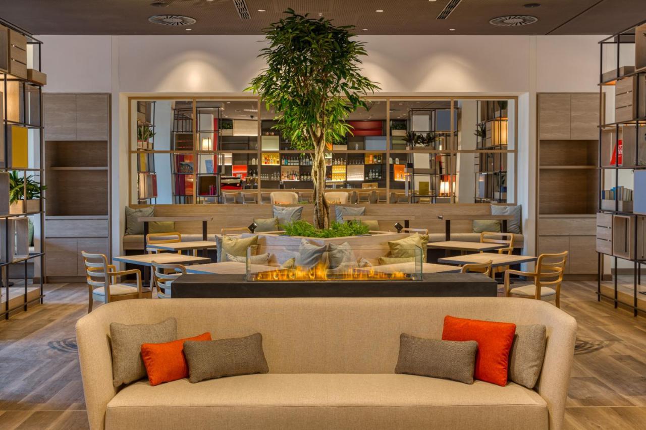 Intercityhotel Berlin Airport Ber Terminal 1 & 2 Schönefeld Extérieur photo Interior of the hotel